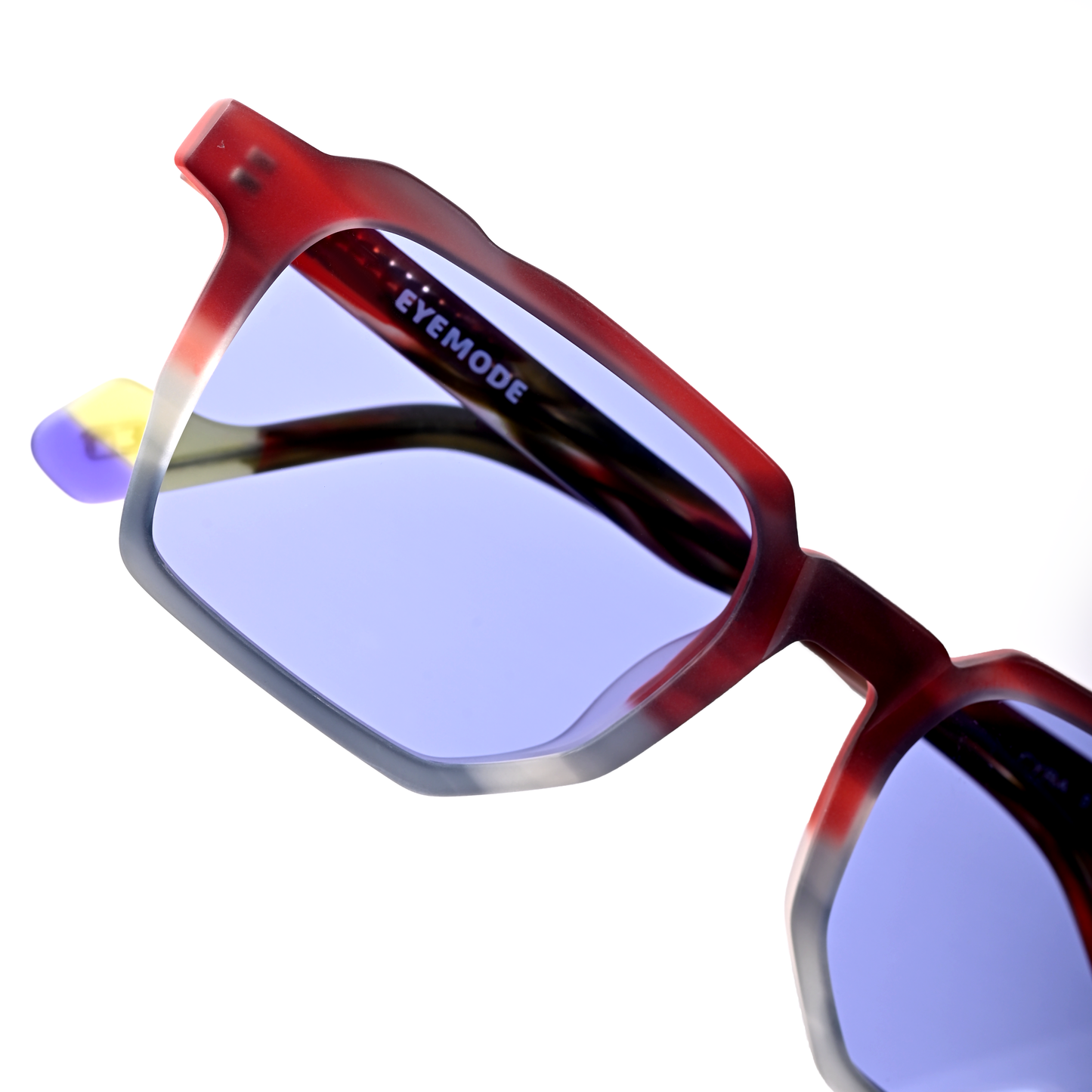 Cyra - Chameleon Red