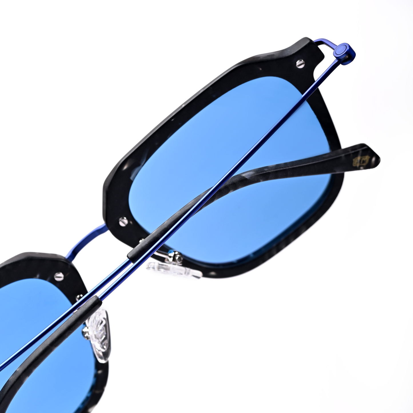 Kira - Linear Blue