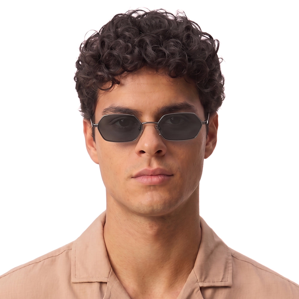 Brown round sunglasses