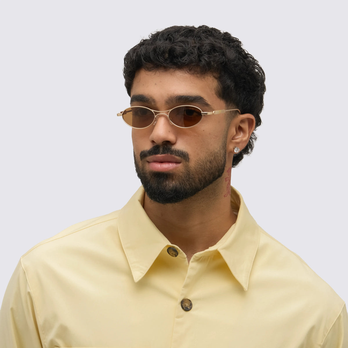 Kelly Espresso sunglasses model