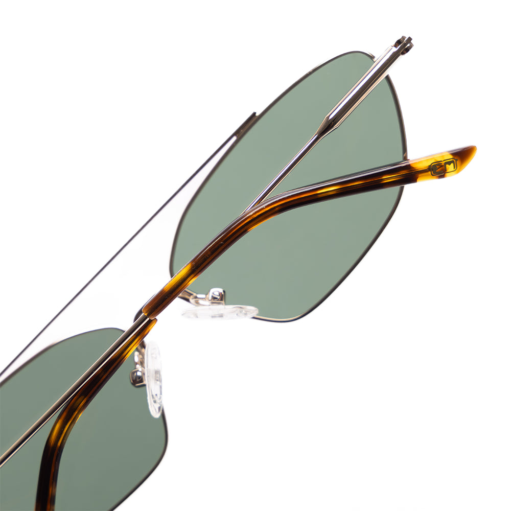 Emerald havana angle