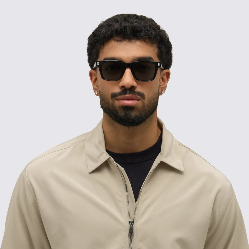 Zaro